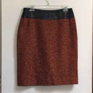 Fall Etcetera Tweed Pencil Skirt. Size 8. Length 23. Pleather Trim.